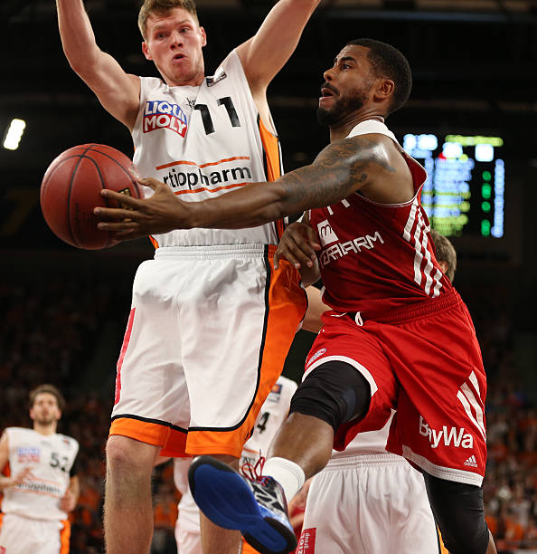 实是三方谈 实是三方谈