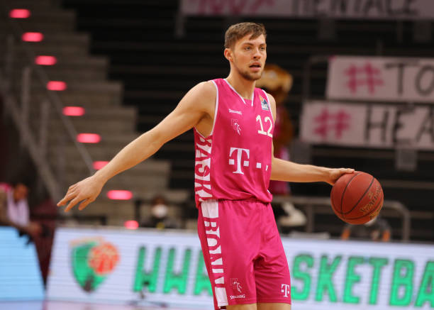 在这个熠熠 在这个熠熠